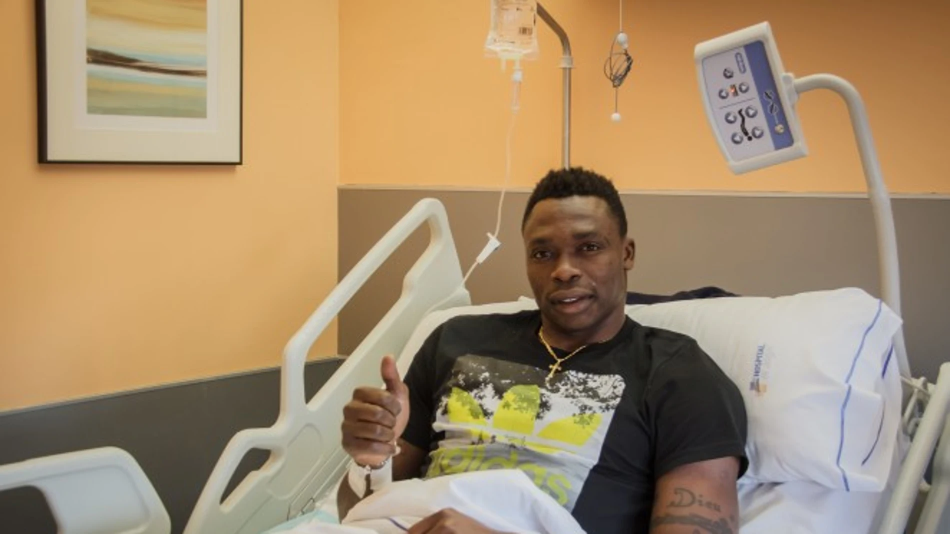 Kameni, tras ser operado Kameni, tras ser operado
