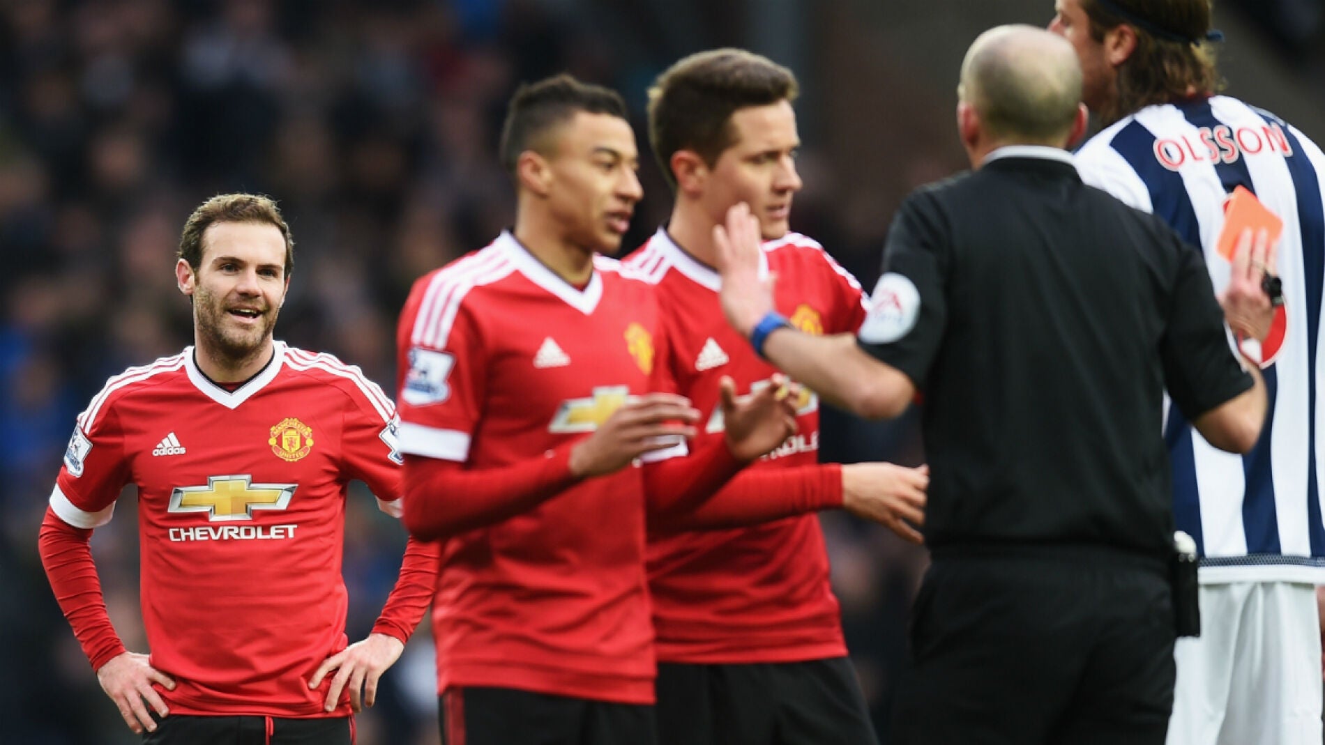 Juan Mata, incr&eacute;dulo ante su expulsi&oacute;n