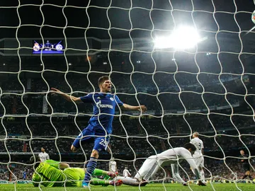 Huntelaar mete un gol al Real Madrid Huntelaar mete un gol al Real Madrid