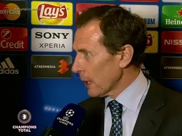 Emilio Butragueño habla con Carlota Velasco tras el partido contra la Roma Emilio Butragueño habla con Carlota Velasco tras el partido contra la Roma