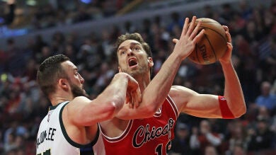Pau Gasol logra un triple-doble y lidera a los Bulls en la victoria sobre los Bucks