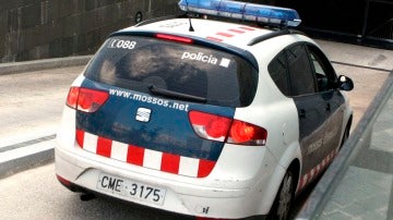 Un coche de los Mossos d&acute;Esquadra