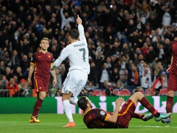 Cristiano Ronaldo celebra su gol contra la Roma