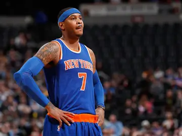 Carmelo Anthony lamenta una acción en el partido de los Knicks Carmelo Anthony lamenta una acción en el partido de los Knicks