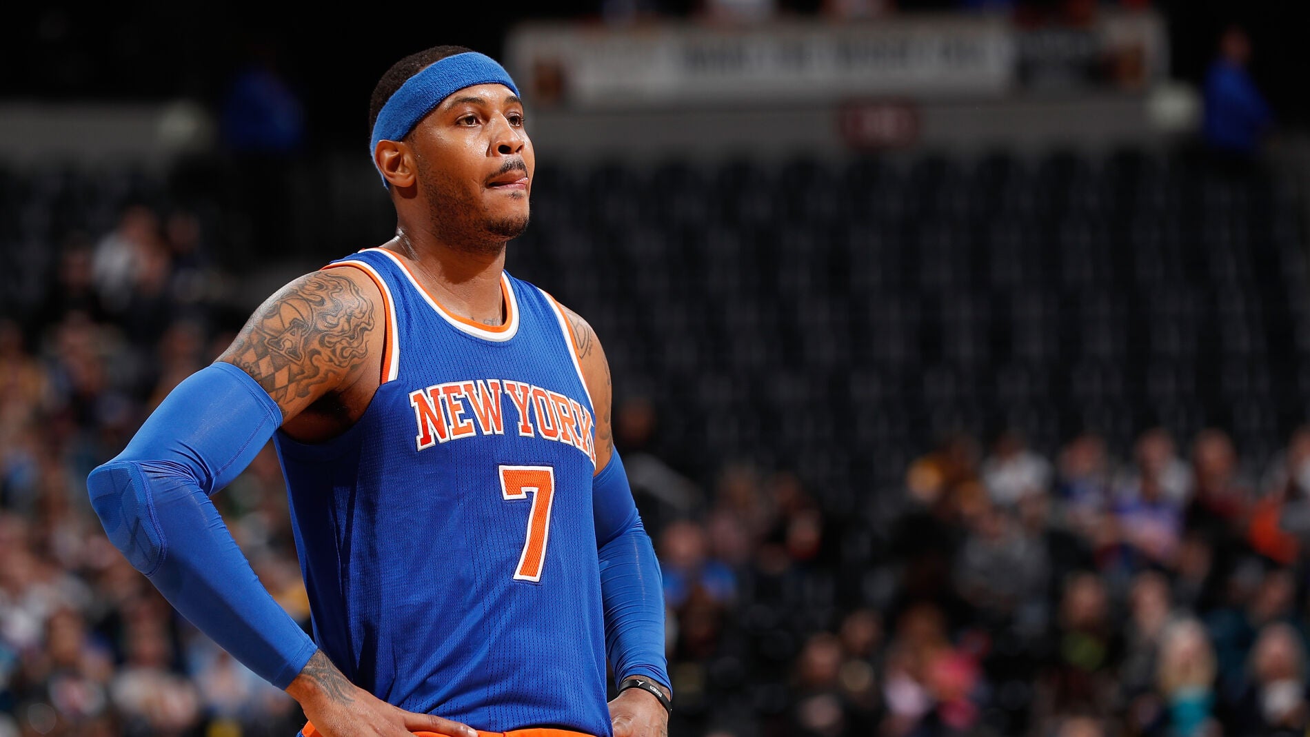 Carmelo Anthony lamenta una acci&oacute;n en el partido de los Knicks