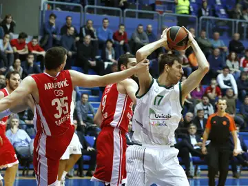Fran Vázquez, vital en la victoria del Unicaja en Zagreb Fran Vázquez, vital en la victoria del Unicaja en Zagreb