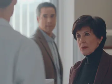 Adela y Daniel hablan con Alain Adela y Daniel hablan con Alain