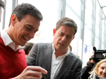 José Ramón Gómez Besteiro, en un acto junto a Pedro Sánchez José Ramón Gómez Besteiro, en un acto junto a Pedro Sánchez