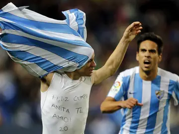 Juanpi se quita la camiseta para celebrar su golazo contra el Sporting Juanpi se quita la camiseta para celebrar su golazo contra el Sporting