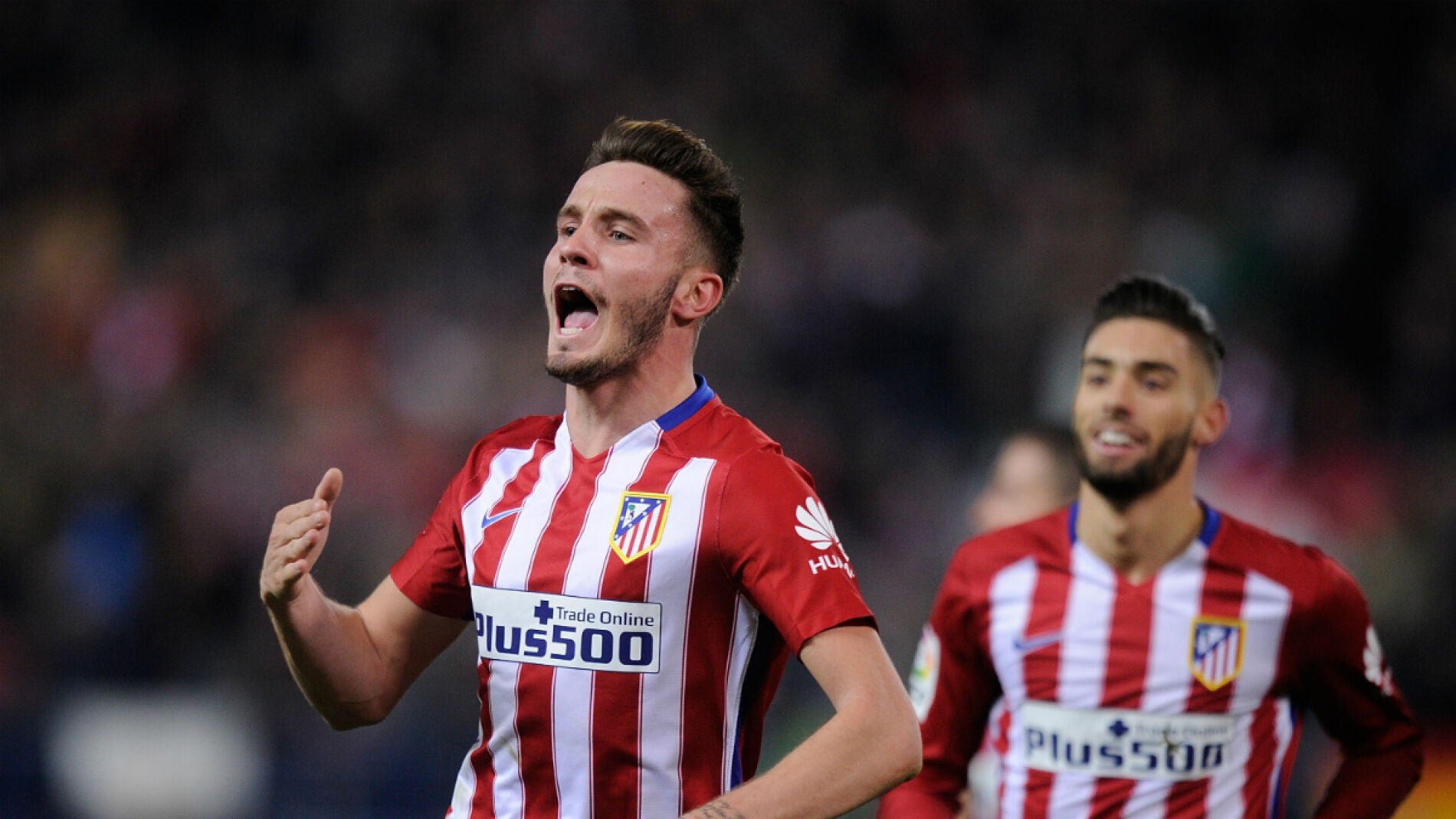 Sa&uacute;l y Carrasco celebrando un gol en El Calder&oacute;n