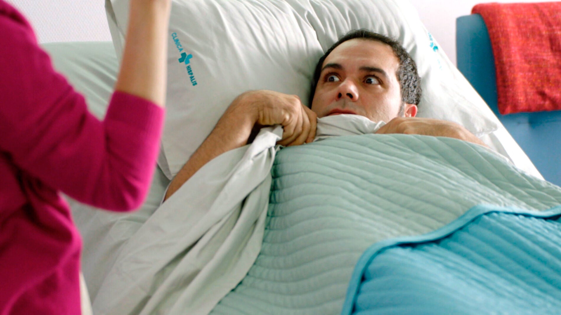 &Aacute;ngela despierta la virilidad de Rober