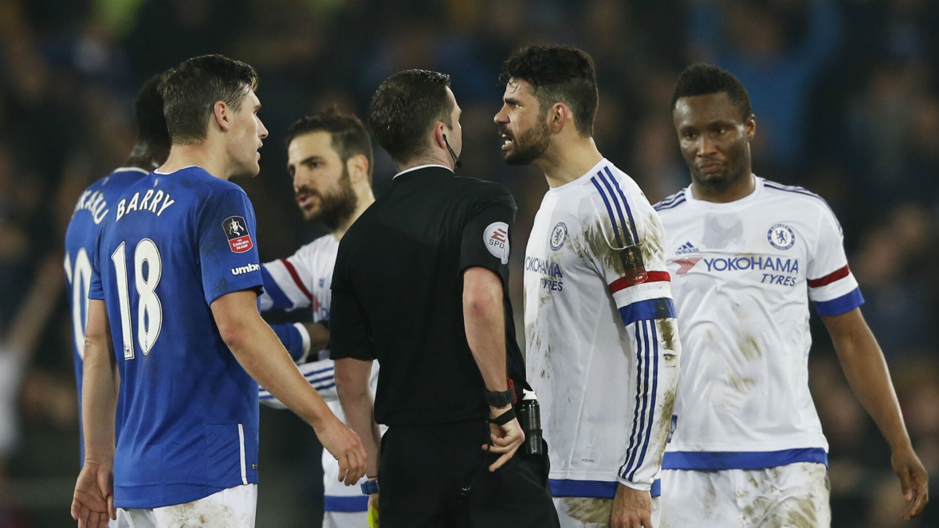 Diego Costa se encara con Barry