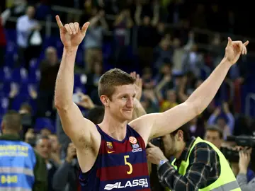 Justin Doellman celebra su canasta contra el CSKA Justin Doellman celebra su canasta contra el CSKA