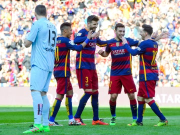 Los jugadores del Barcelona celebran el gol de Leo Messi contra el Getafe