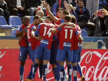 Los jugadores del Levante celebran un gol Los jugadores del Levante celebran un gol