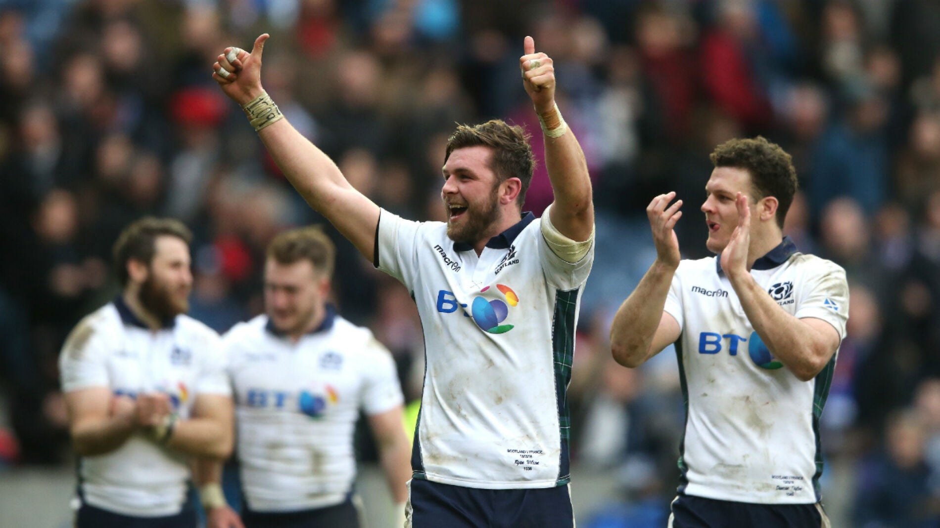 Ryan Wilson celebra el triunfo sobre Francia