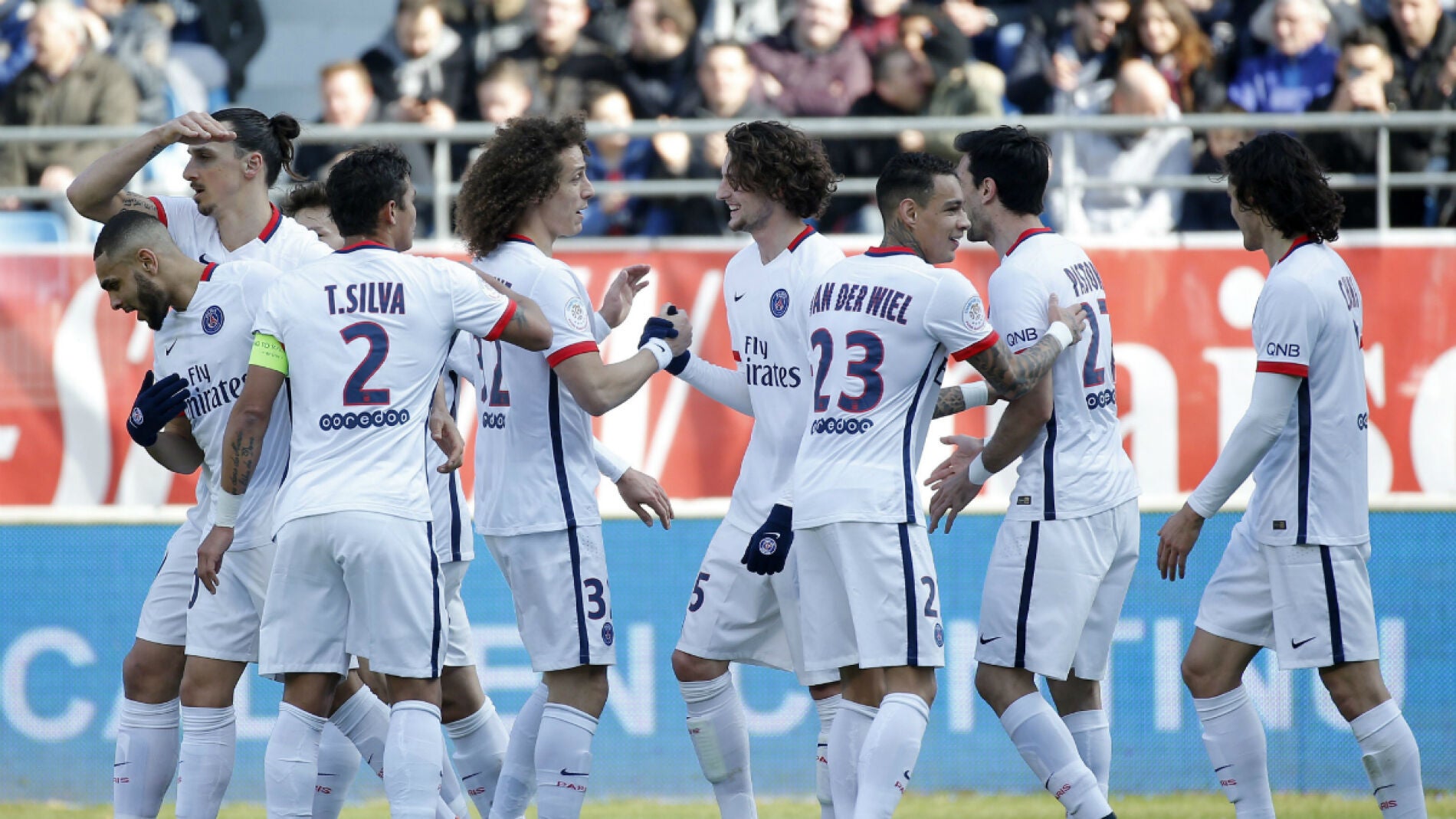 Los jugadores del PSG celebran uno de los nueve goles que marcaron al Troyes