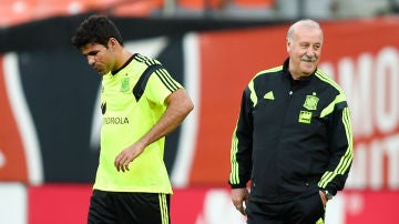 Diego Costa, en un entrenamiento de la selección española junto a Del Bosque