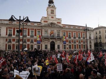 Concentración contra el acuerdo de la Unión Europea y Turquía sobre los refugiados