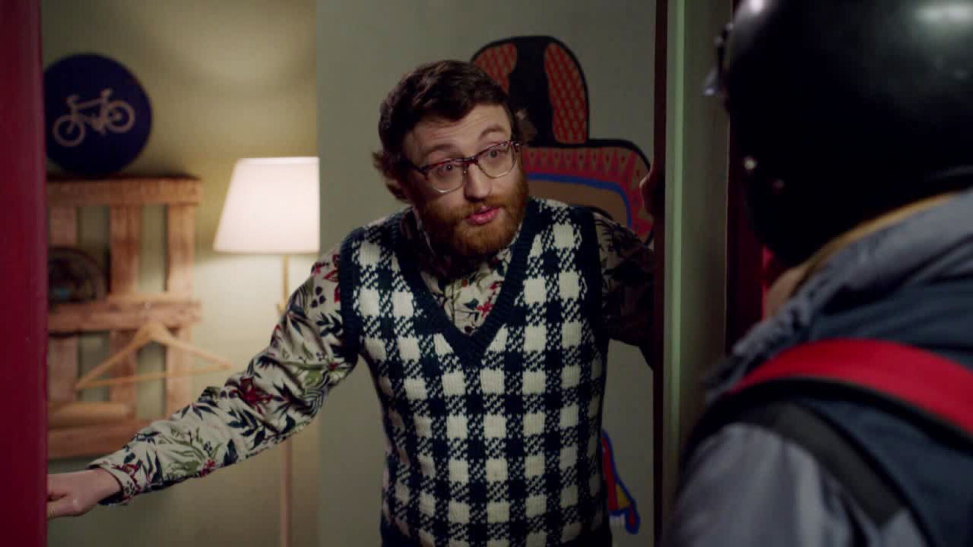 Jaime hace de camello para conseguir dinero