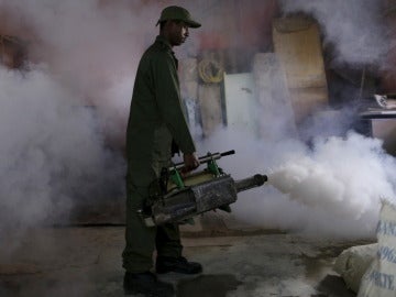 Fumigan contra el Zika en Cuba