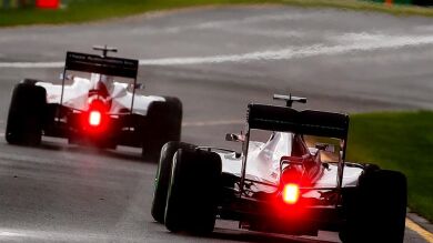 Hamilton, pole en la caótica clasificación de Albert Park; Sainz séptimo y Alonso 12º