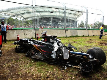 El McLaren de Alonso, totalmente destrozado
