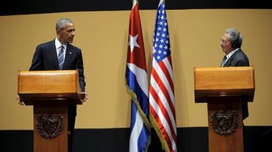 Castro ratifica su disposición de avanzar en la normalización y Obama asegura que el embargo 