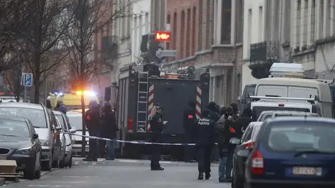 Fuerzas de seguridad especiales de Bélgica en la operación antiterrorista en Molenbeek Fuerzas de seguridad especiales de Bélgica en la operación antiterrorista en Molenbeek