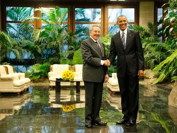 Raúl Castro recibe a Barack Obama Raúl Castro recibe a Barack Obama