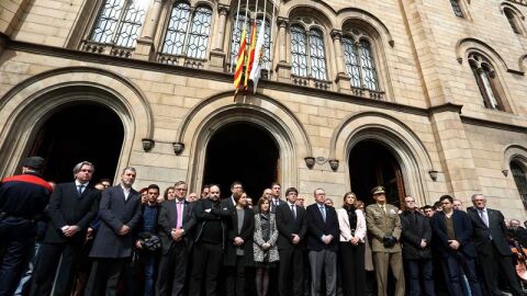 Silencio en homenaje a las v&iacute;ctimas del autob&uacute;s accidentado en Tarragona