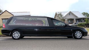 Coche f&uacute;nebre
