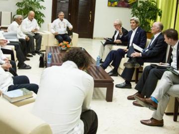 John Kerry, reunido con delegados de las FARC 