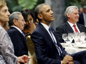 Castro agasaja a Obama con música y comida cubana en la cena de Estado