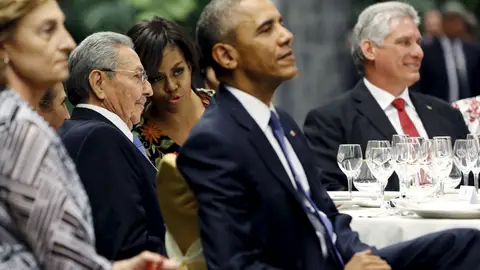 Castro agasaja a Obama con música y comida cubana en la cena de Estado Castro agasaja a Obama con música y comida cubana en la cena de Estado