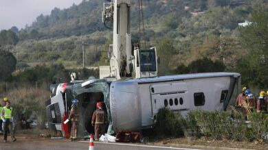 El conductor del autobús pasa a estado crítico junto a otro de los heridos