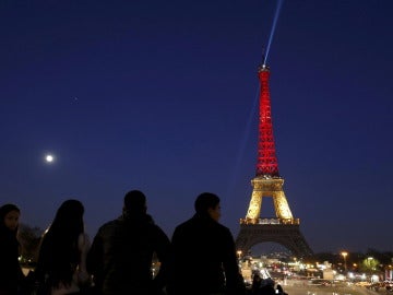 El mundo se ilumina en homenaje a las víctimas de Bruselas