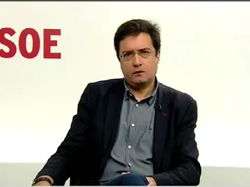 Óscar López, portavoz socialista en el Senado, durante una entrevista en Espejo Público Óscar López, portavoz socialista en el Senado, durante una entrevista en Espejo Público