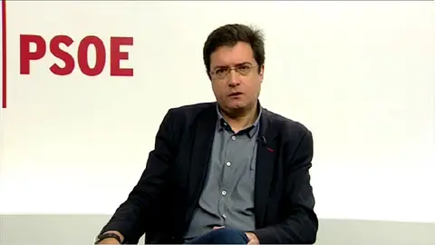 Óscar López, portavoz socialista en el Senado, durante una entrevista en Espejo Público Óscar López, portavoz socialista en el Senado, durante una entrevista en Espejo Público