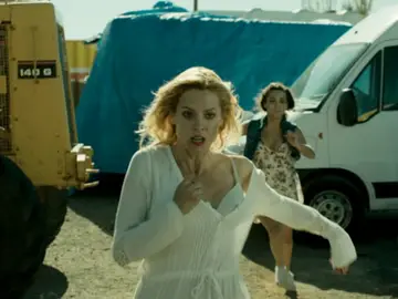 Macarena tiene una pelea con una de las presas durante la fuga Macarena tiene una pelea con una de las presas durante la fuga
