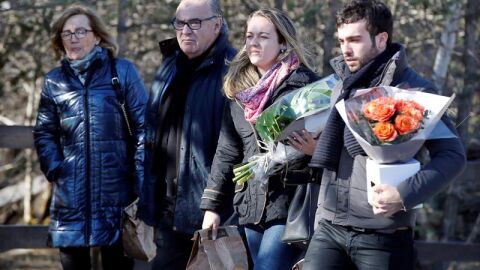 Familiares de las v&iacute;ctimas de la tragedia de Germanwings a su llegada a la ceremoniaFamiliares de las v&iacute;ctimas de la tragedia de Germanwings a su llegada a la ceremonia
