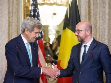 John Kerry junto a Charles Michel