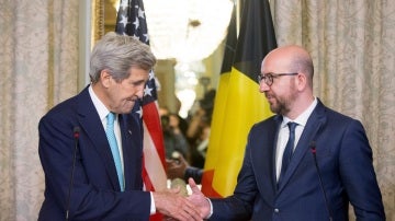 John Kerry junto a Charles Michel