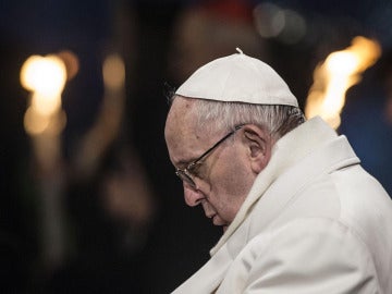 El Papa Francisco durante el Via Crucis