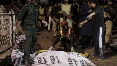 El grupo talibán Jamaat ul Ahrar asume la autoría del atentado suicida en Pakistán