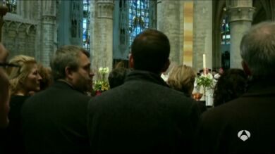 La catedral de Bruselas acoge una ceremonia en honor a las víctimas del 22-M