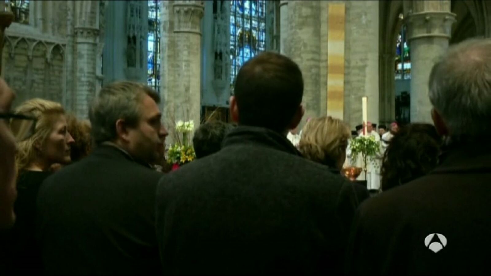 La catedral de Bruselas acoge una ceremonia en honor a las víctimas del 22-M