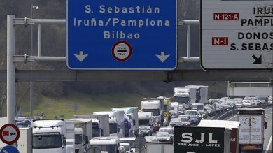 La última fase de la operación Semana Santa finaliza con atascos en las vías de entrada a las grandes ciudades