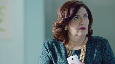 Bego se piensa que Sabino le está siendo infiel con otra mujer