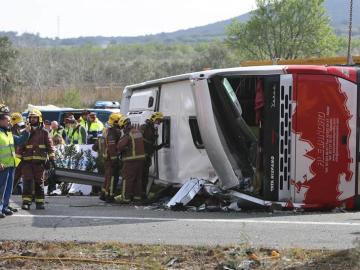 Imagen del autobús que se accidentó en Freginals (Tarragona) Imagen del autobús que se accidentó en Freginals (Tarragona)